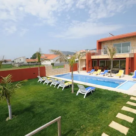 Marinhas Sleeps 10 With Pool And Wifi * Marinhas (Braga)