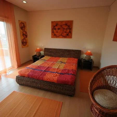 فيلة Marinhas Sleeps 10 With Pool And Wifi