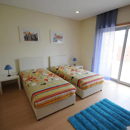 Marinhas Sleeps 10 With Pool And Wifi Marinhas (Braga)