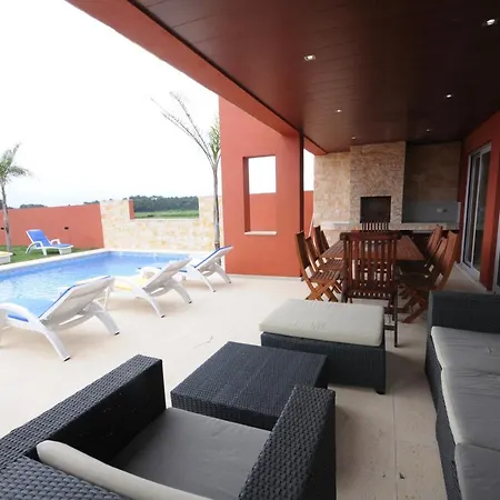 Marinhas Sleeps 10 With Pool And Wifi *